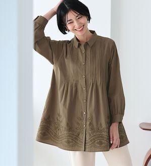 ルフラン（ルフラン）の「＜スタイルプリュ＞ピンタック入り刺しゅうチュニック（ブラウス）」｜詳細画像