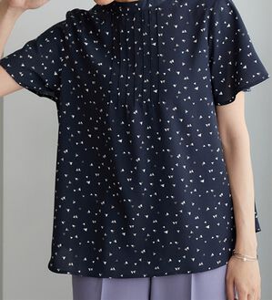 BELLUNA（ベルーナ）の「小紋柄タック使い袖フレアーブラウス（ブラウス）」｜ネイビー系