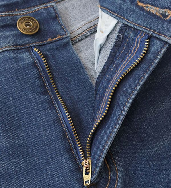 Pierrot（ピエロ）の「【ストレッチ素材】大人のためのゆるテーパードデニムパンツ（フルレングスパンツ）」｜詳細画像