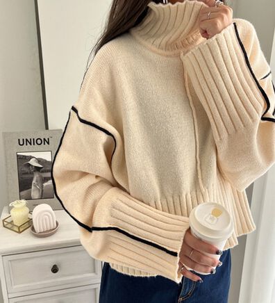 GeeRA（ジーラ）の「バイカラーラインタートルニット（ニット・セーター）」