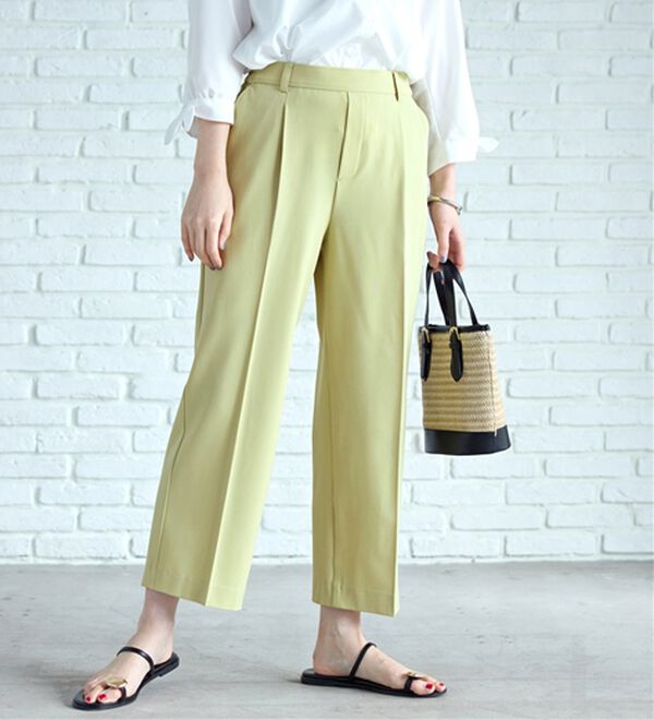 BELLUNA（ベルーナ）の「サラリ美脚見え！タック使いワイドパンツ（ワイドパンツ・ガウチョ）」｜イエロー