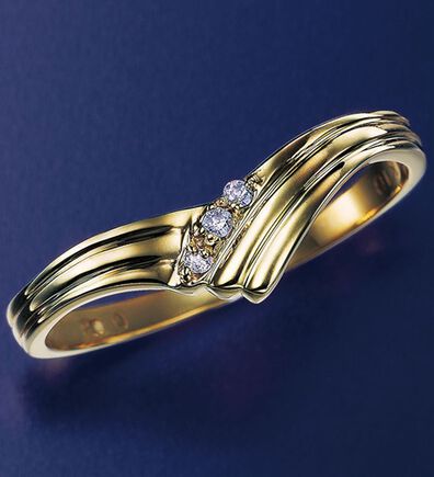 BELLUNA（ベルーナ）の「１０金ダイヤ使いＶ字リング（リング）」
