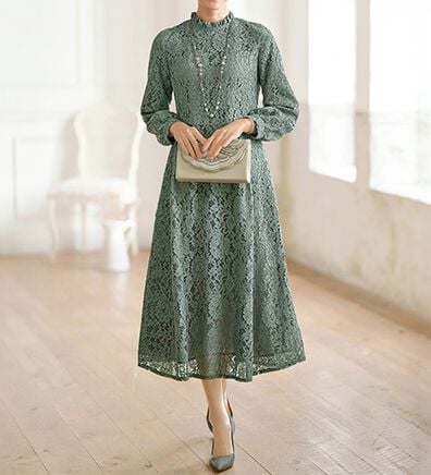 BELLUNA（ベルーナ）の「フリルデザイン総レースワンピース（その他ワンピース）」