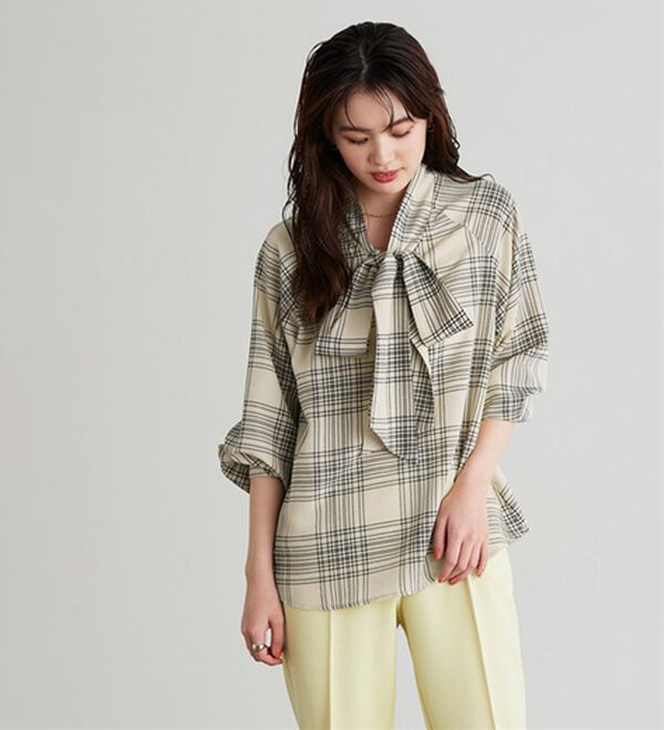 Pierrot（ピエロ）の「選べる柄２ｗａｙリボンブラウス（ブラウス）」｜詳細画像