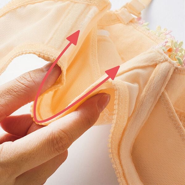 YU'NOW（ユナウ）の「ぷるるん谷間のノンワイヤーブラ＆ショーツセット（ブラジャー＆ショーツセット）」｜詳細画像