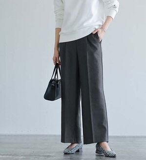 Pierrot（ピエロ）の「大人シルエットウールライクタックワイドパンツ（ワイドパンツ・ガウチョ）」｜チャコール