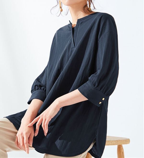 alotta（アロッタ）の「【接触冷感】６分袖衿フェイク裾ラウンドチュニック（チュニック）」｜ネイビー