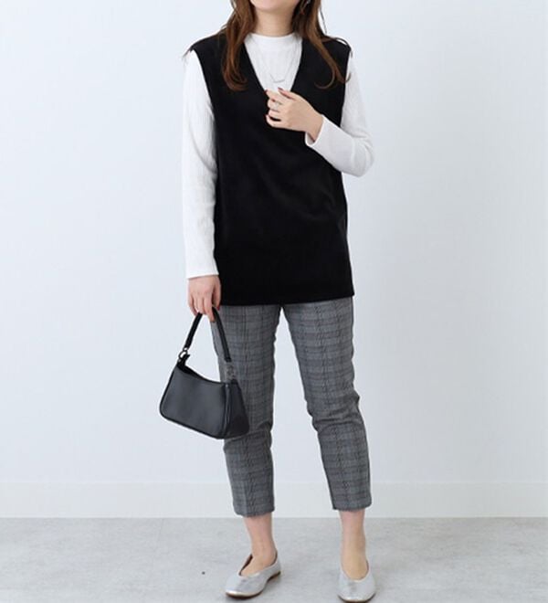 BELLUNA（ベルーナ）の「ベロア素材ベストアンサンブル（アンサンブル）」｜詳細画像