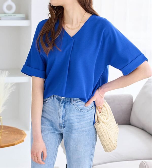 Viola e Viola（ヴィオラ エ ヴィオラ）の「【４つの機能付】ひんやり！すっきりＶネックＴシャツブラウス（カットソー）」｜詳細画像