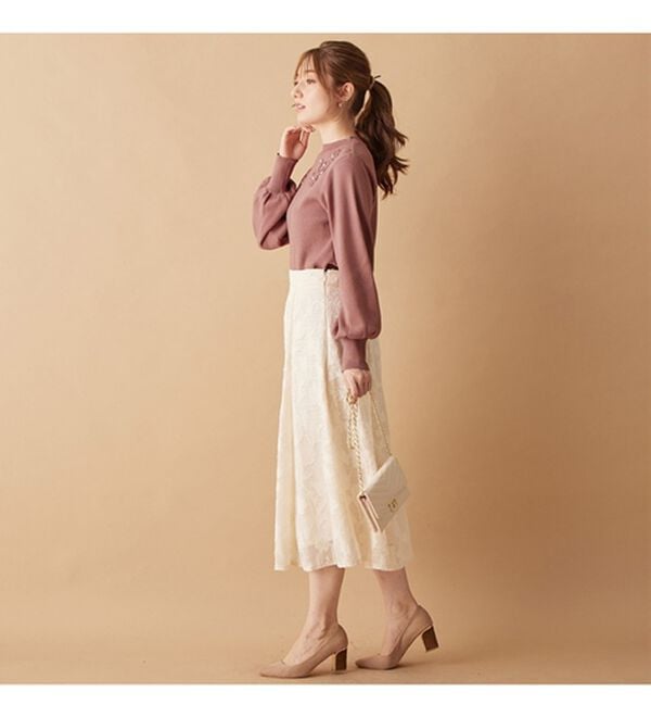 alotta（アロッタ）の「フラワーモチーフパフ袖ニット（ニット・セーター）」｜詳細画像