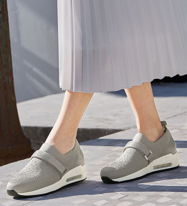 ルフラン（ルフラン）の「ビジュー付４Ｅベルトニットスニーカー（スニーカー）」｜詳細画像