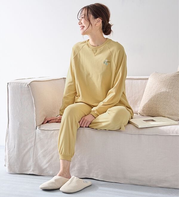 LAVIENNE（ラヴィエンヌ）の「綿１００％ゆったり刺しゅうスウェットパジャマ（パジャマ・ルームウェア）」｜詳細画像