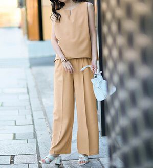 RANAN（ラナン）の「ひんやり！キーネックブラウス&times;パンツ（フルレングスパンツ）」｜ベージュ