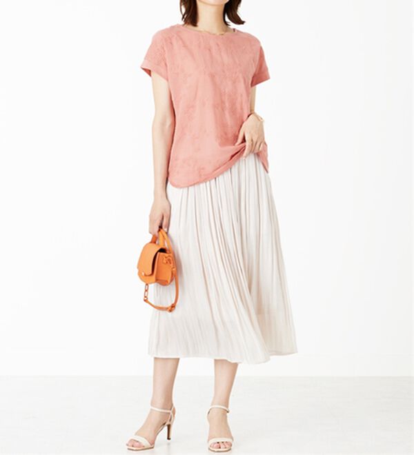 BELLUNA（ベルーナ）の「刺しゅうレース切替プルオーバー（カットソー）」｜詳細画像