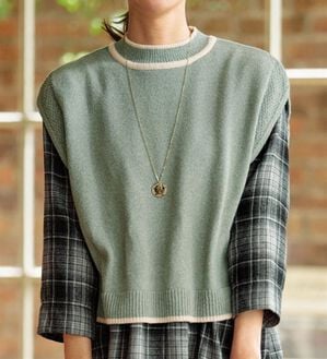 BELLUNA（ベルーナ）の「ふんわり優しい配色ニットベスト（ベスト）」｜ミント系