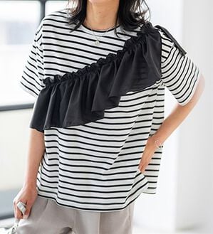 BELLUNA（ベルーナ）の「UVカット！フリル異素材切替プルオーバー（Tシャツ）」｜オフ白&times;黒