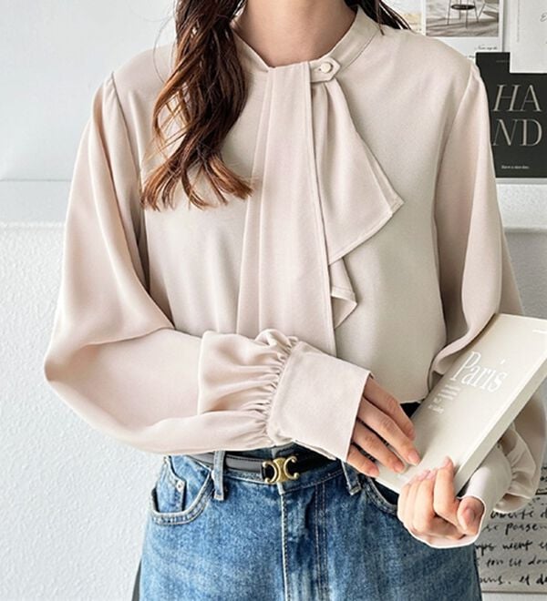 GeeRA（ジーラ）の「２ＷＡＹドレープスカーフタイブラウス（ブラウス）」｜ベージュ