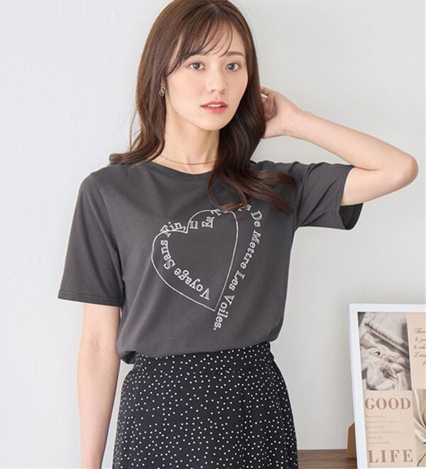 alotta（アロッタ）の「大人かわいいプリント綿混Ｔシャツ（Tシャツ）」｜詳細画像