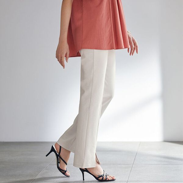 BELLUNA（ベルーナ）の「【日本製】綿混ポンチ素材スリット入り美脚パンツ（フルレングスパンツ）」｜詳細画像
