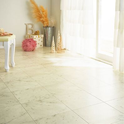 iellio（イエリオ）の「多機能クッションフロアシート＜簡単ロール式・フローリング調・防水・はっ水・日本製・抗菌・防カビ・防水・防炎＞（カーペット）」