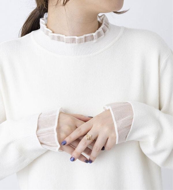 BELLUNA（ベルーナ）の「衿＆袖シアーニット使いプルオーバー（ニット・セーター）」｜詳細画像