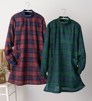 BELLUNA（ベルーナ）の「【２枚組】綿スラブ素材かっぽうチュニック（パジャマ・ルームウェア）」｜2枚組