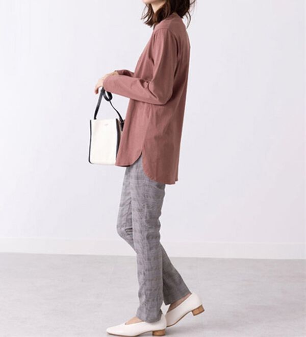 BELLUNA（ベルーナ）の「キレイ見え綿１００％素材ロゴプルオーバー（カットソー）」｜詳細画像