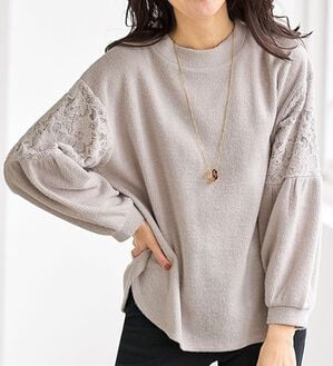 BELLUNA（ベルーナ）の「ふんわり起毛素材袖レース使いプルオーバー（カットソー）」｜詳細画像