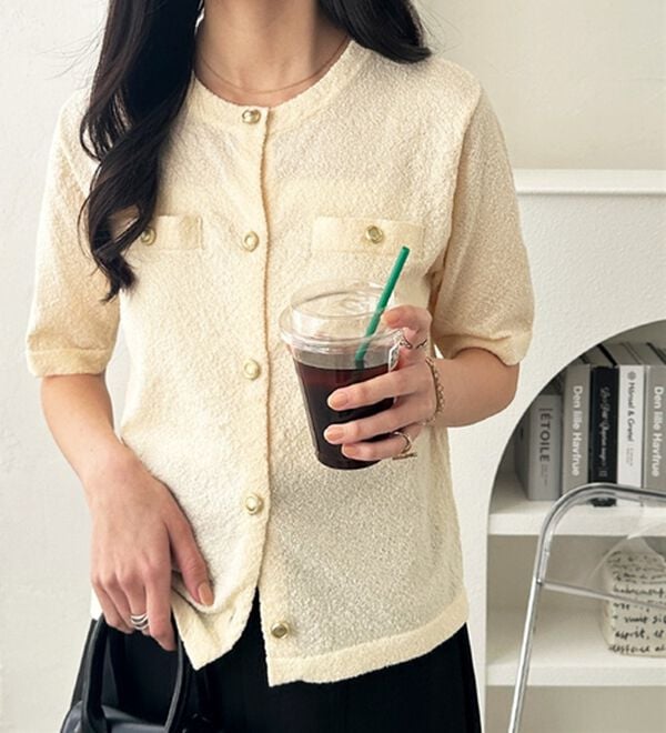 GeeRA（ジーラ）の「ゴールドボタンニットカーデ（ニットカーディガン）」｜詳細画像