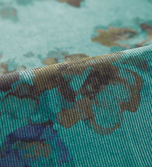 BELLUNA（ベルーナ）の「《体のラインを拾わない》コーデュロイ素材ぼかし調花柄チュニック（チュニック）」｜詳細画像