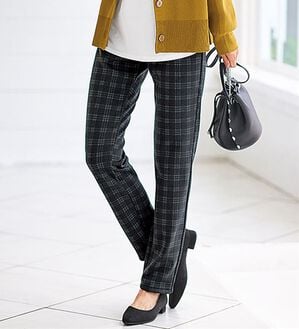 BELLUNA（ベルーナ）の「ラクふわスッキリ！静電気防止裏ファーパンツ（フルレングスパンツ）」｜黒系チェック