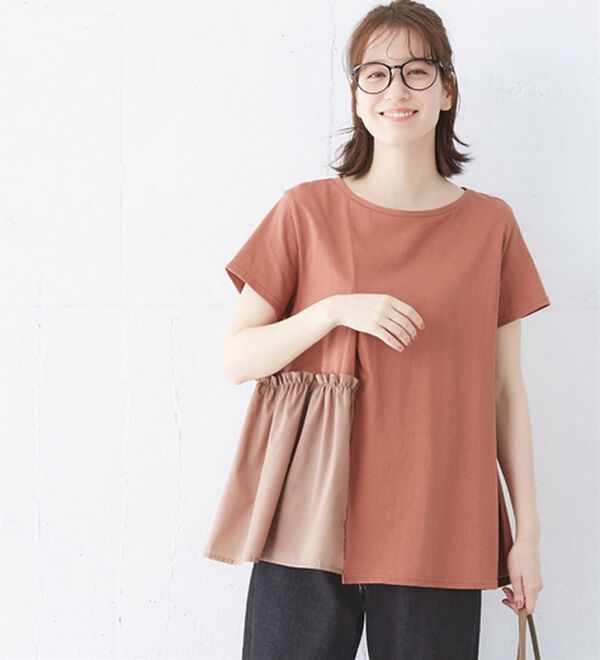 Viola e Viola（ヴィオラ エ ヴィオラ）の「アシメ異素材使いギャザーＴシャツ（カットソー）」｜テラコッタ