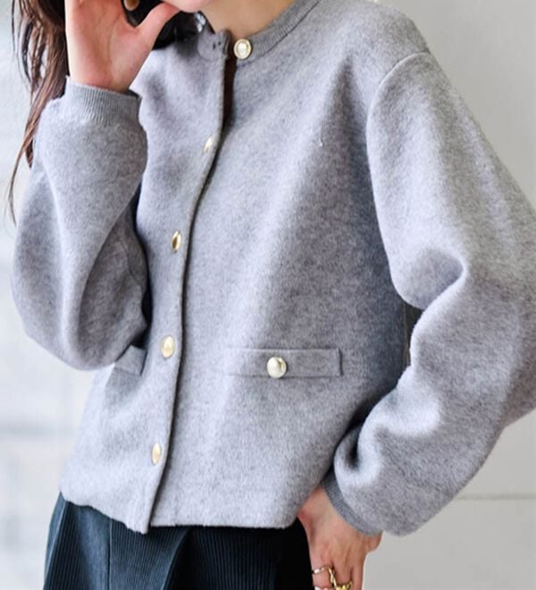 4つの機能付き】洗える！ゴールド調ボタンニットカーディガン