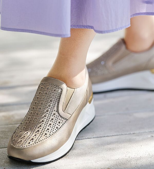 BELLUNA（ベルーナ）の「４Ｅ厚底ビジュースリッポン（スリッポン）」｜詳細画像