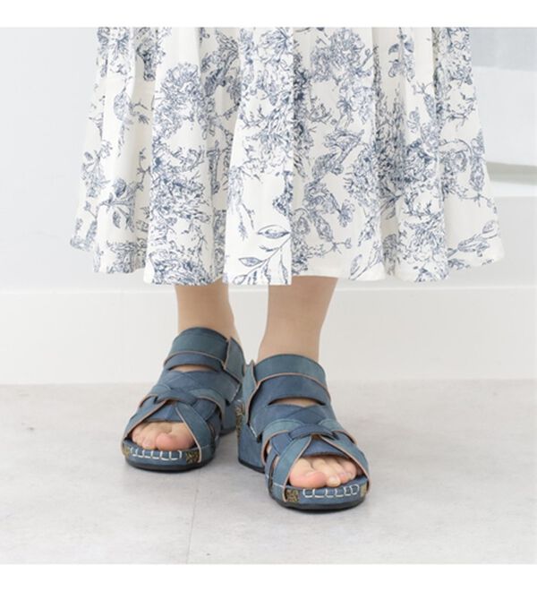 BELLUNA（ベルーナ）の「【３Ｅ／４Ｅ選べる】フットベットウェッジサンダル（サンダル・ミュール）」｜詳細画像