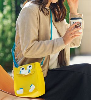 BELLUNA（ベルーナ）の「キョロ太郎ショルダーバッグ（ショルダーバッグ）」｜イエロー