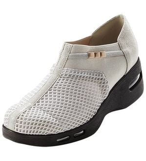 BELLUNA（ベルーナ）の「４Ｅダブルエアソールメッシュシューズ（スニーカー）」｜ライトグレー