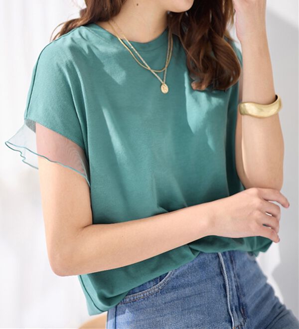 alotta（アロッタ）の「１枚でこなれ感！袖チュールデザイン綿混Ｔシャツ（Tシャツ）」｜ライトグリーン