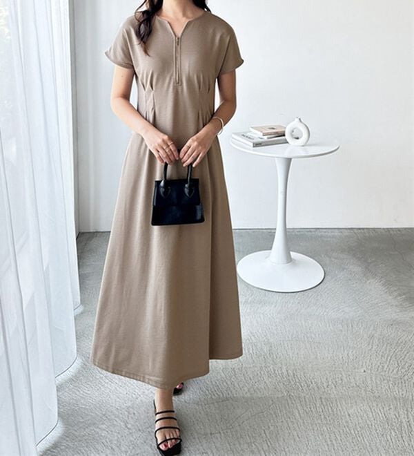 GeeRA（ジーラ）の「前後2WAYハーフジップフレンチ袖ワンピース（カットソーワンピース）」｜詳細画像