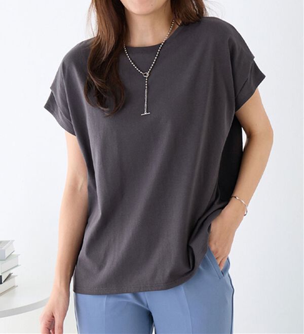 Viola e Viola（ヴィオラ エ ヴィオラ）の「脱普通！すっきり見え大人の上品Ｔシャツ（Tシャツ）」｜詳細画像