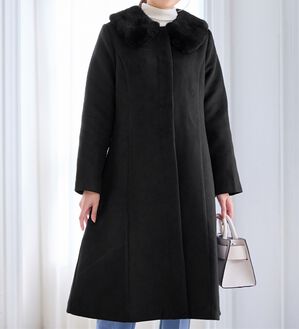 alotta（アロッタ）の「美人シルエットファー付ノーカラーコート【美人百花掲載】（ロングコート）」｜詳細画像