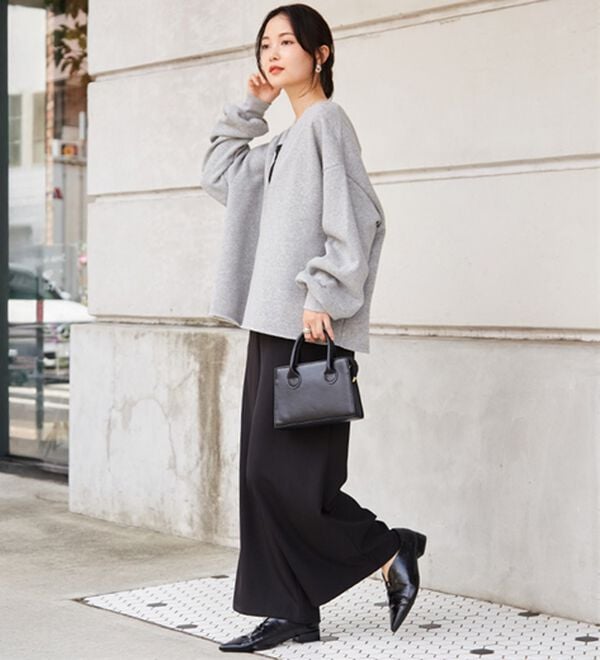 RANAN（ラナン）の「裏起毛Ｖネックロゴ刺しゅうスウェット（トレーナー・スウェット）」｜詳細画像