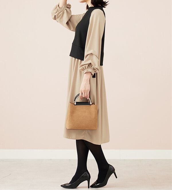 BELLUNA（ベルーナ）の「袖タックデザイン異素材切替ワンピース（その他ワンピース）」｜詳細画像