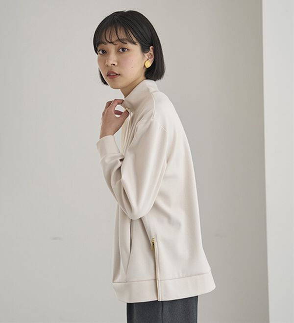 BELLUNA（ベルーナ）の「サイドジップスタンド衿プルオーバー（カットソー）」｜詳細画像