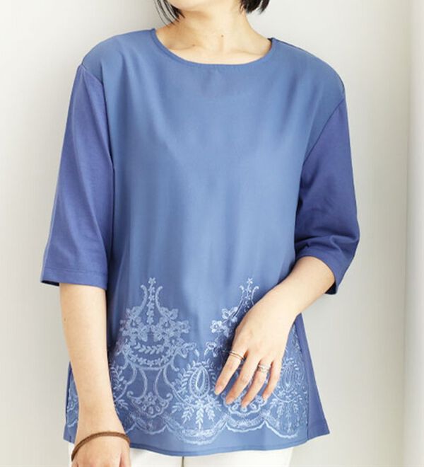 BELLUNA（ベルーナ）の「異素材切替裾刺しゅうチュニック（チュニック）」｜詳細画像