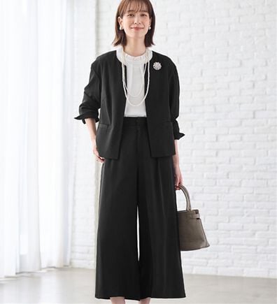 Viola e Viola（ヴィオラ エ ヴィオラ）の「洗える！多機能２点セットアップ＜Ｍ～５Ｌ＞（パンツスーツ）」