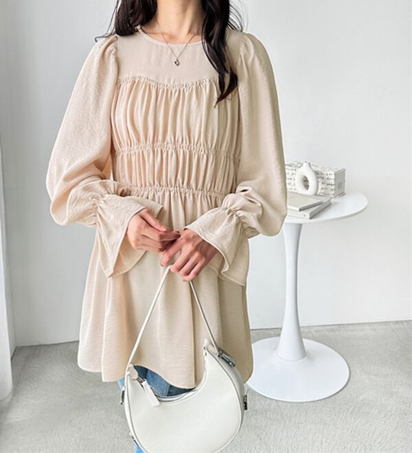 GeeRA（ジーラ）の「シャーリングビスチェデザインチュニックブラウス（ブラウス）」｜詳細画像