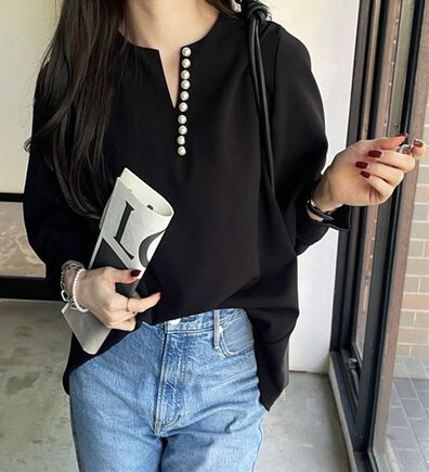 GeeRA（ジーラ）の「パール調ビーズ付キーネックブラウス（ブラウス）」