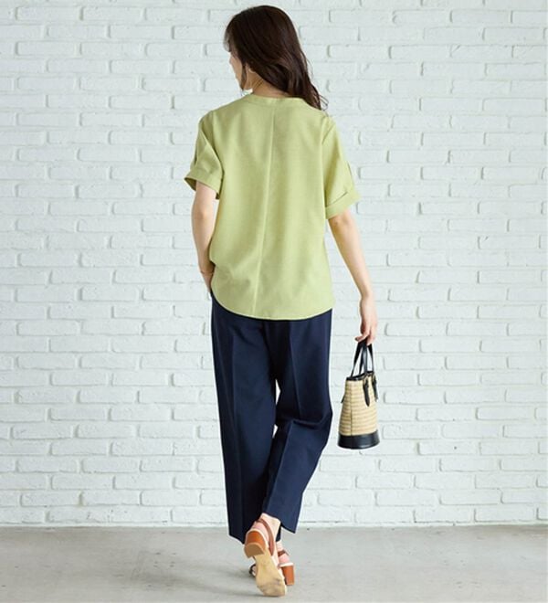 BELLUNA（ベルーナ）の「麻調合繊パール付タックデザインブラウス（ブラウス）」｜詳細画像