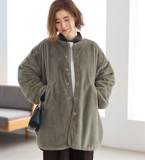 BELLUNA（ベルーナ）の「着こなし２通り！キルト&times;フェイクファーリバーシブルコート（ハーフコート）」｜詳細画像